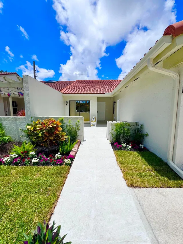 Residence photo 2