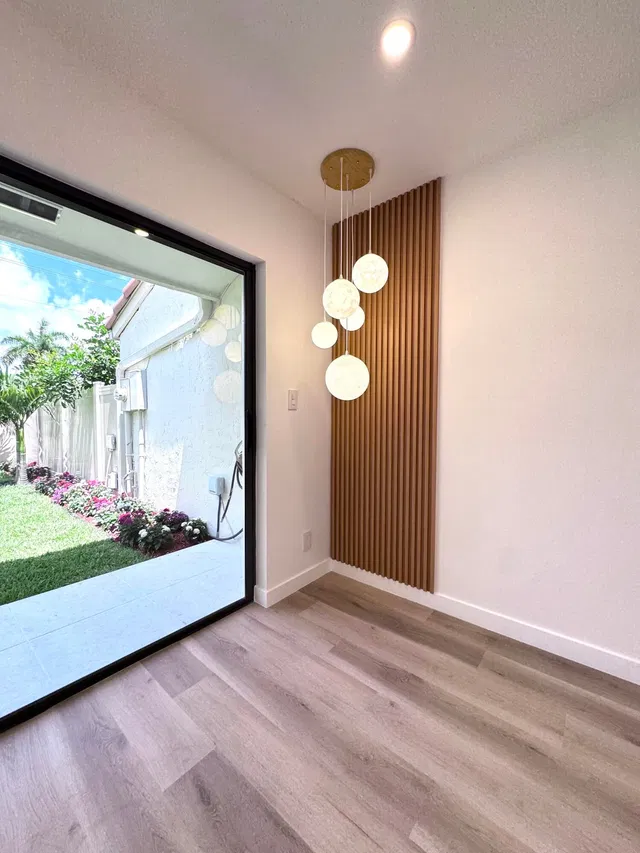 Residence photo 12