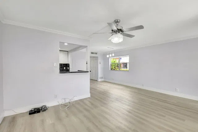  Residence photo 6