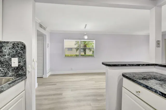  Residence photo 14