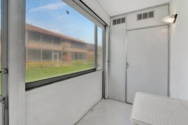 Residence photo 22