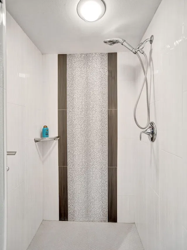  Unit 604 photo 27