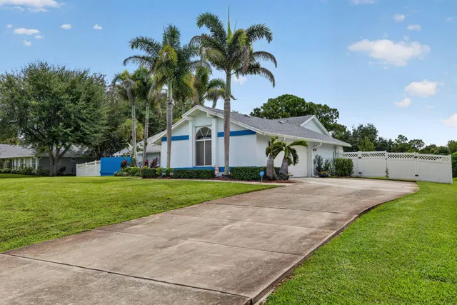 Residence photo 3