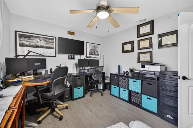 Residence photo 27