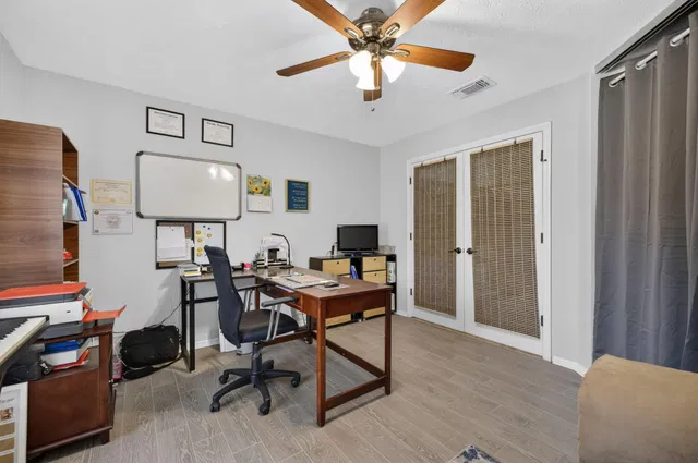 Residence photo 39