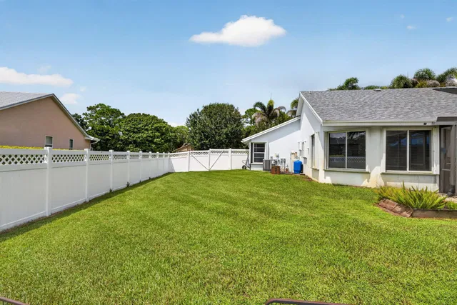 Residence photo 61
