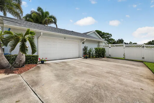 Residence photo 62