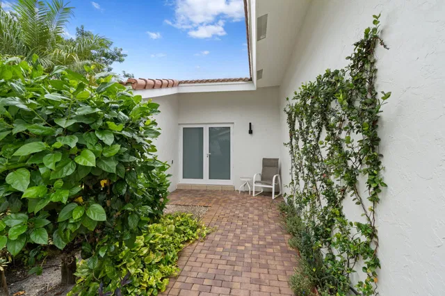 Residence photo 2