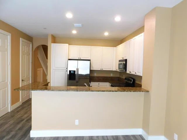  Residence photo 9