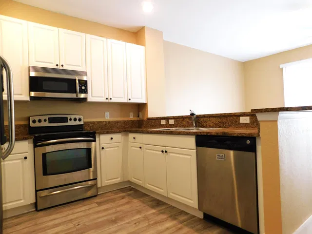  Residence photo 11