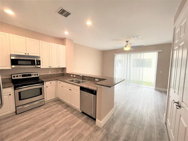  Residence photo 12