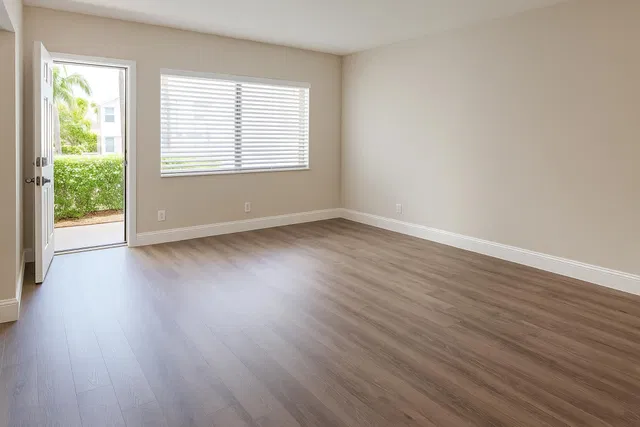 Unit Apt 32b photo 10