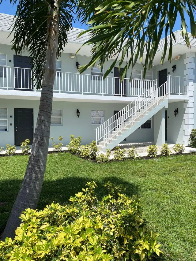 Unit Apt 32b photo 14