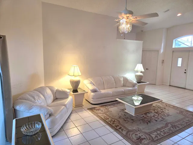 Residence photo 60