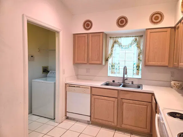 Residence photo 68