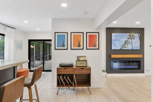 Residence photo 4