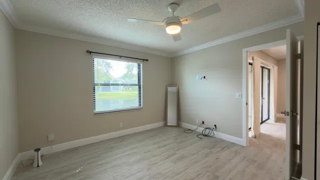  Unit C photo 12