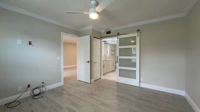  Unit C photo 15
