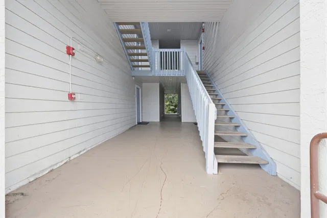 Unit 11 photo 12