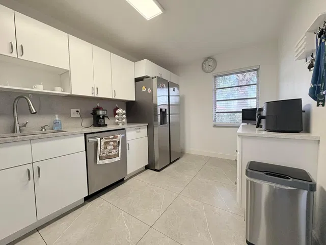 Unit 121 photo 10