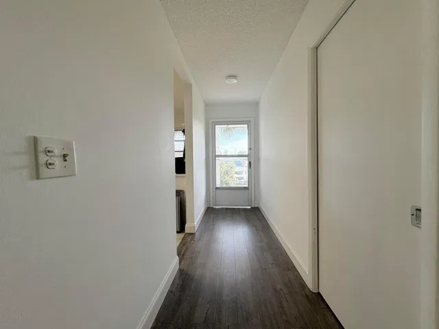Unit 121 photo 14