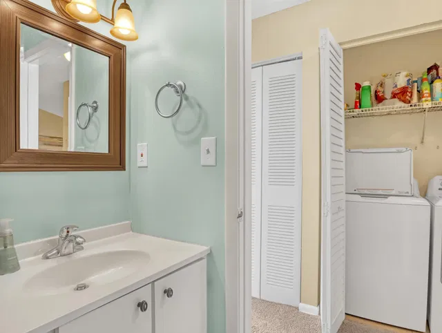  Unit H photo 17