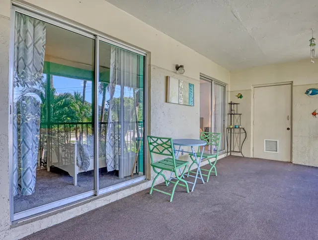  Unit H photo 28