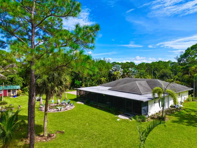 Residence photo 18