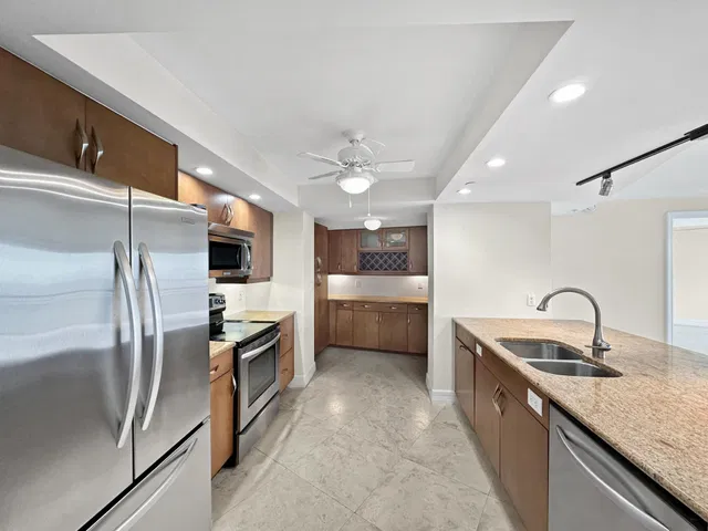 Tiara Singer Island Unit 35-E photo 5