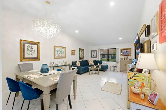 Residence photo 12