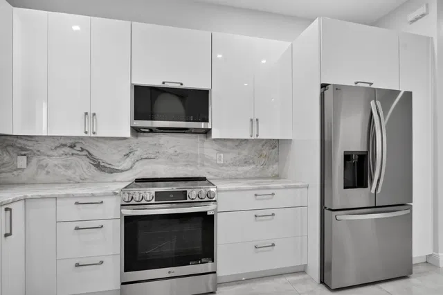  Residence photo 9