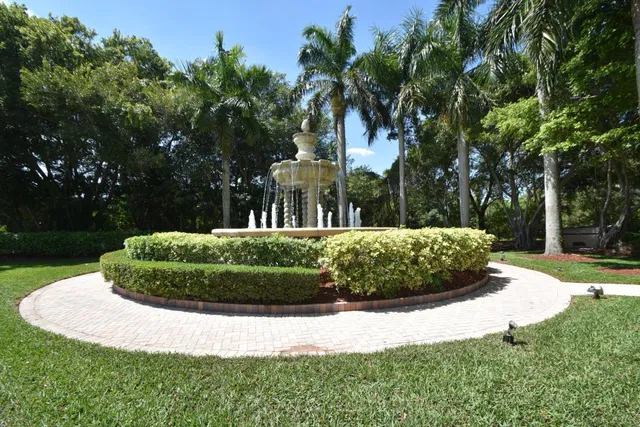  Residence photo 70
