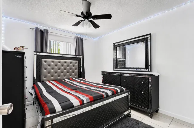 Residence photo 17