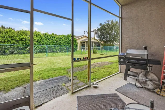 Residence photo 25