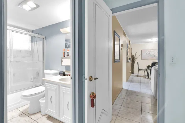 Unit 204 photo 9