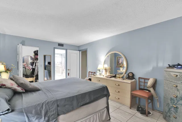 Unit 204 photo 12
