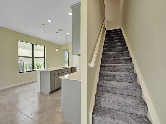  Residence photo 9