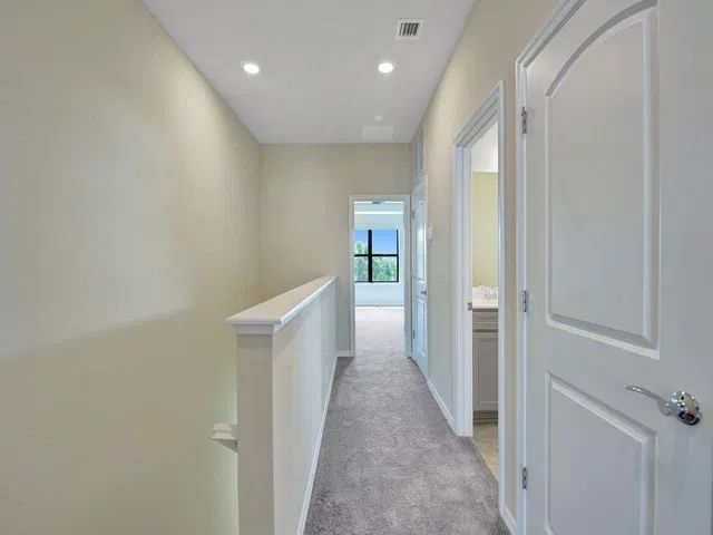  Residence photo 11