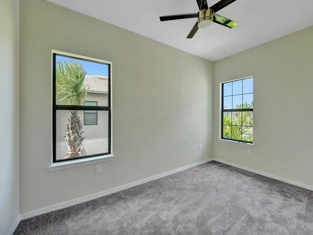  Residence photo 14