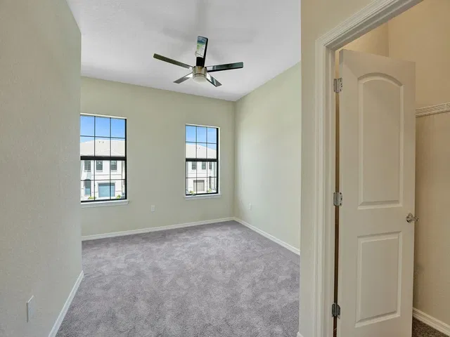  Residence photo 16