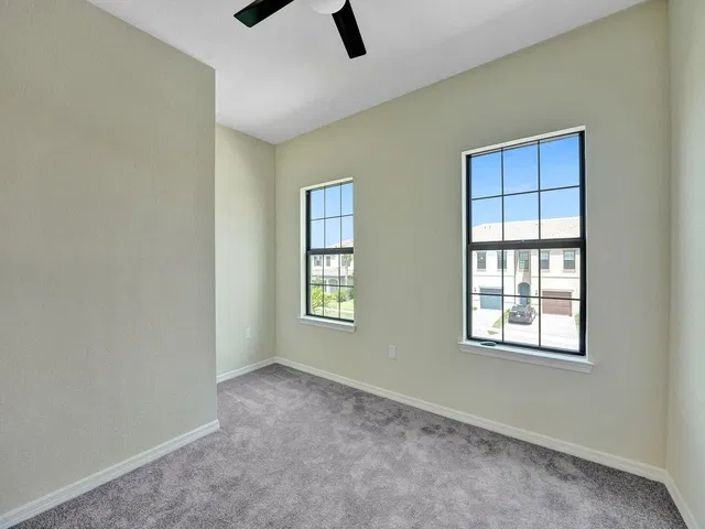  Residence photo 17