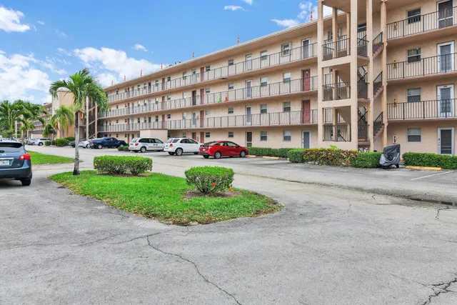 Unit 204 photo 21