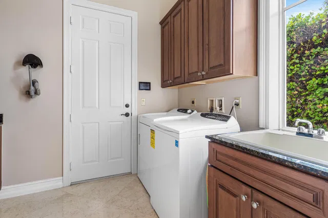  Residence photo 35
