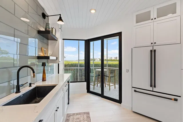 Unit 105 photo 10
