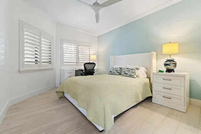 Unit 105 photo 19