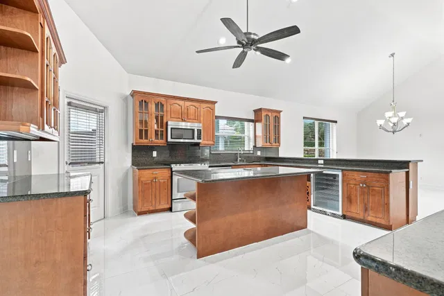  Residence photo 4