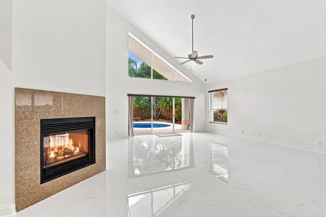  Residence photo 8