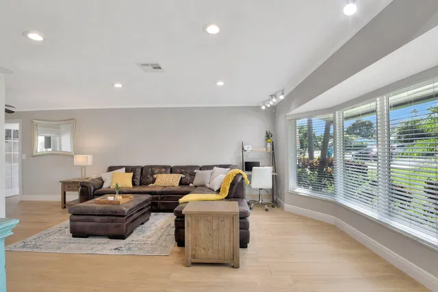  Residence photo 11