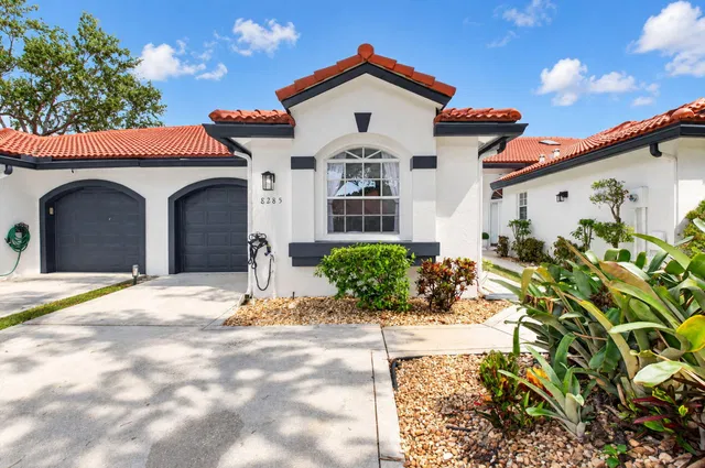 Residence photo 2