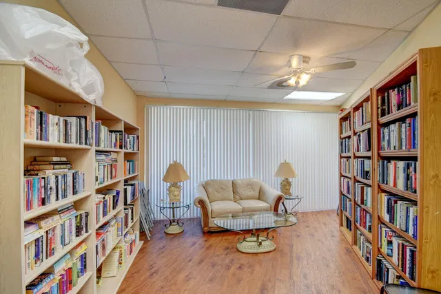 Residence photo 25